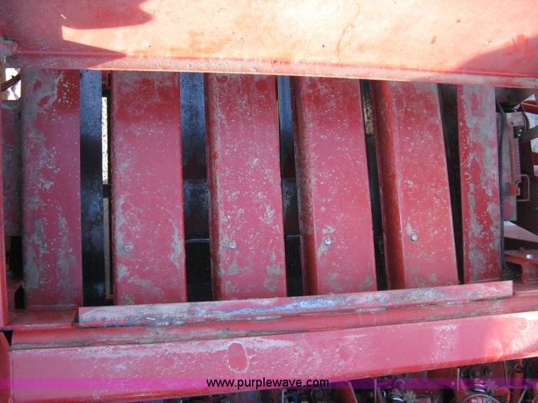 image for item 8040 1996 New Holland D2000 3x4 large square baler with accumulator