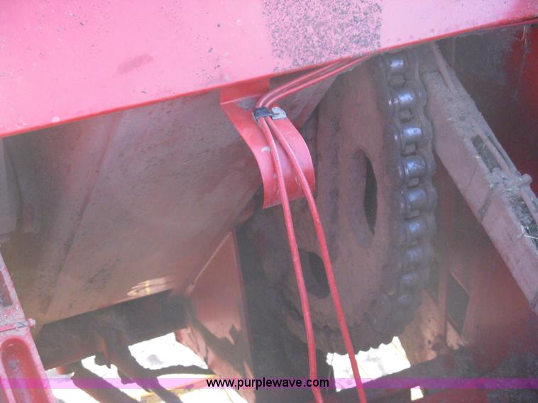 image for item 8040 1996 New Holland D2000 3x4 large square baler with accumulator