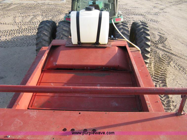 image for item 8040 1996 New Holland D2000 3x4 large square baler with accumulator