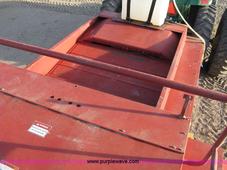 image for item 8040 1996 New Holland D2000 3x4 large square baler with accumulator