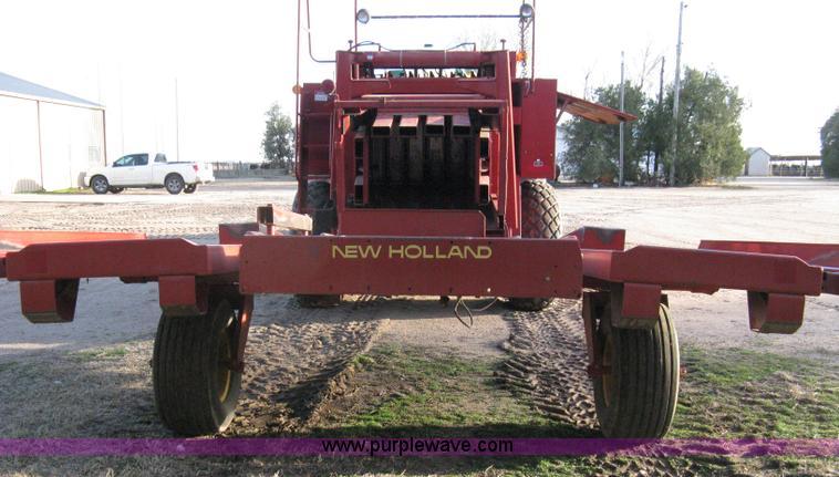 image for item 8040 1996 New Holland D2000 3x4 large square baler with accumulator