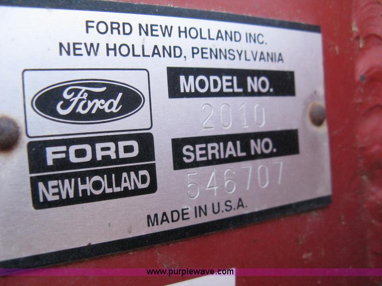 image for item 8040 1996 New Holland D2000 3x4 large square baler with accumulator