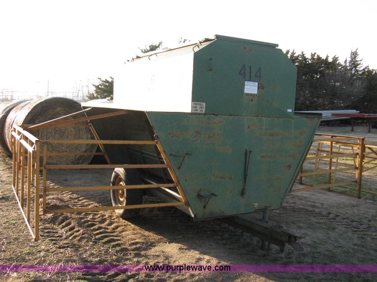 Feed King Portable Creep Feeder Item 8043 3 30 2011