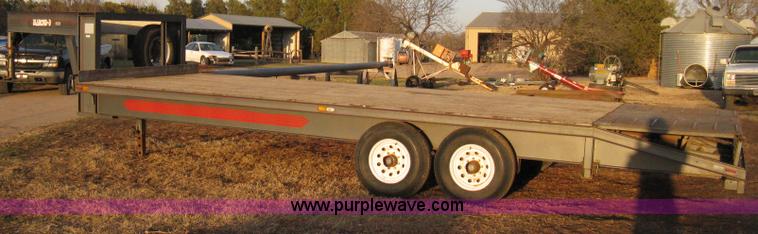 image for item 8053 1993 Diamond D goose neck flatbed trailer