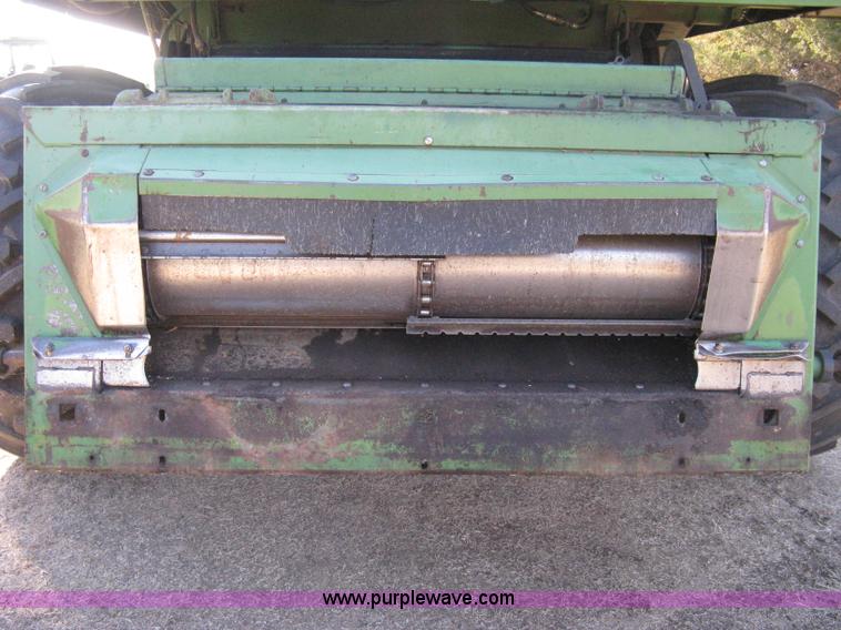 image for item 8075 John Deere 7700 combine