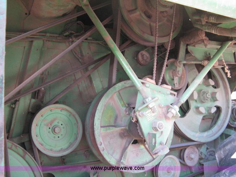 image for item 8075 John Deere 7700 combine