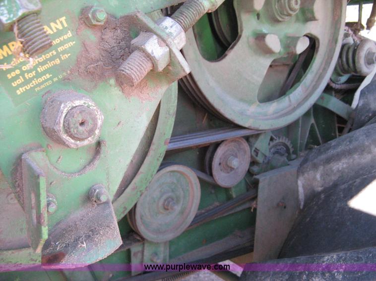 image for item 8075 John Deere 7700 combine