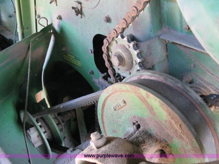 image for item 8075 John Deere 7700 combine