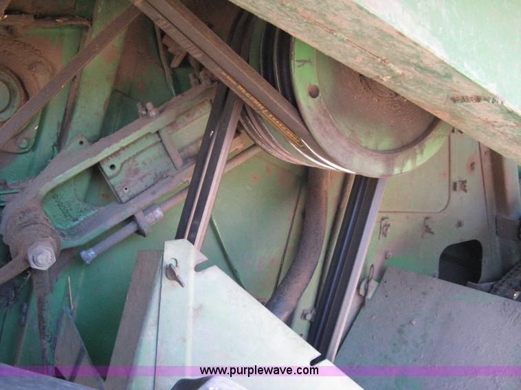 image for item 8075 John Deere 7700 combine