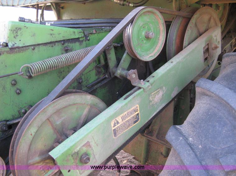 image for item 8075 John Deere 7700 combine