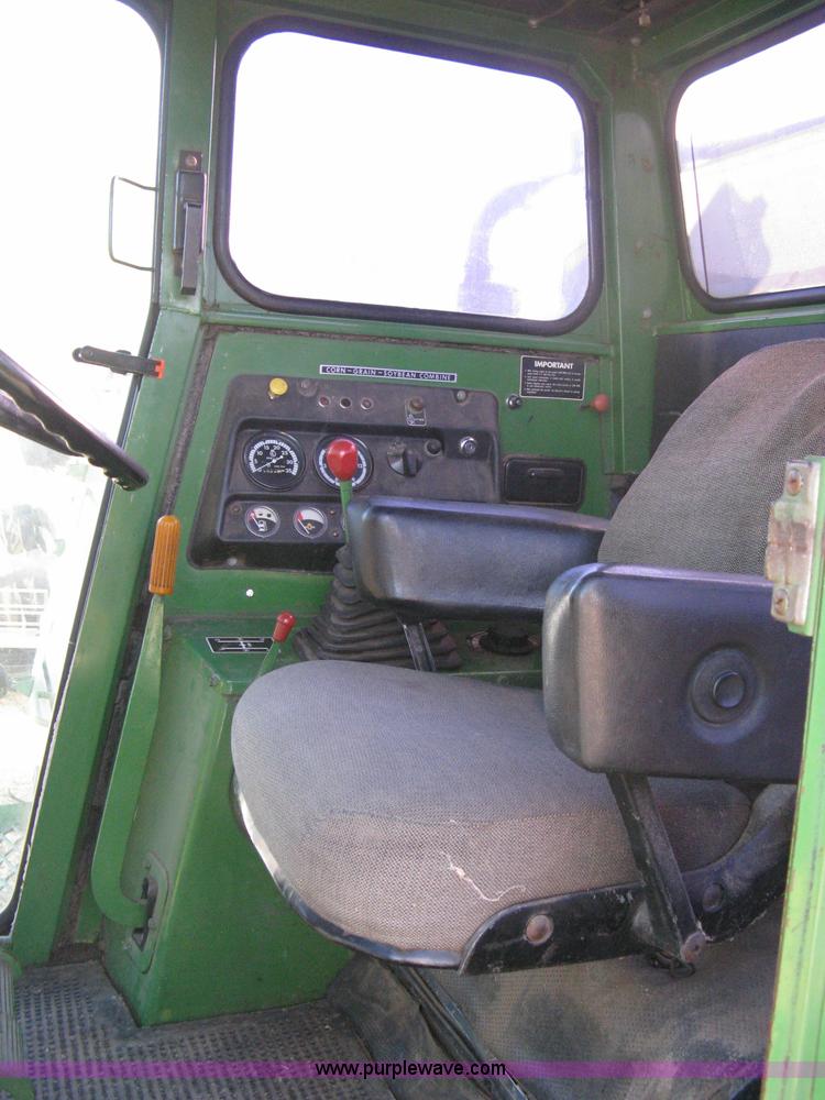 image for item 8075 John Deere 7700 combine