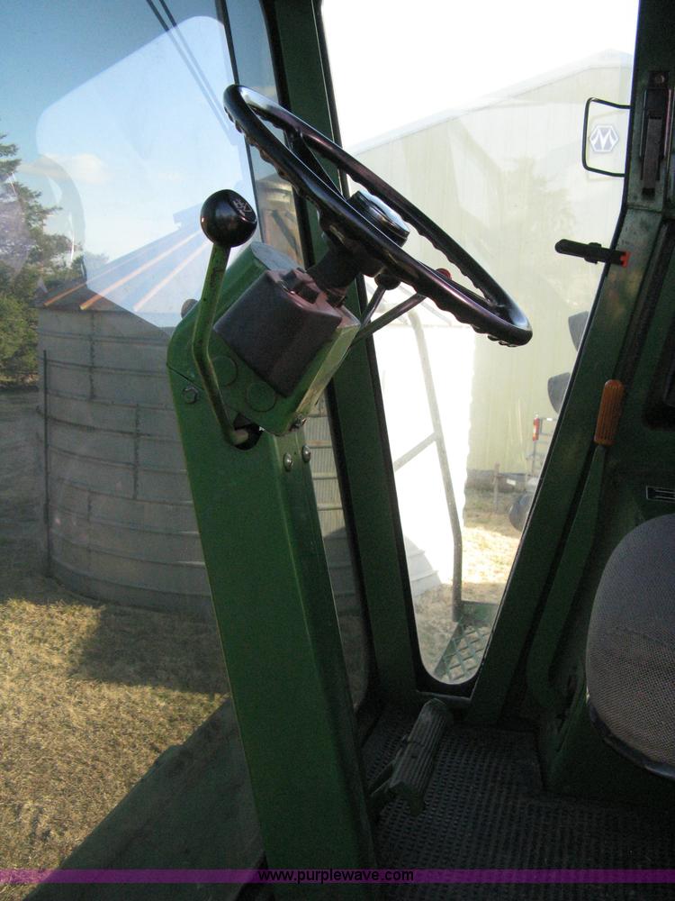 image for item 8075 John Deere 7700 combine
