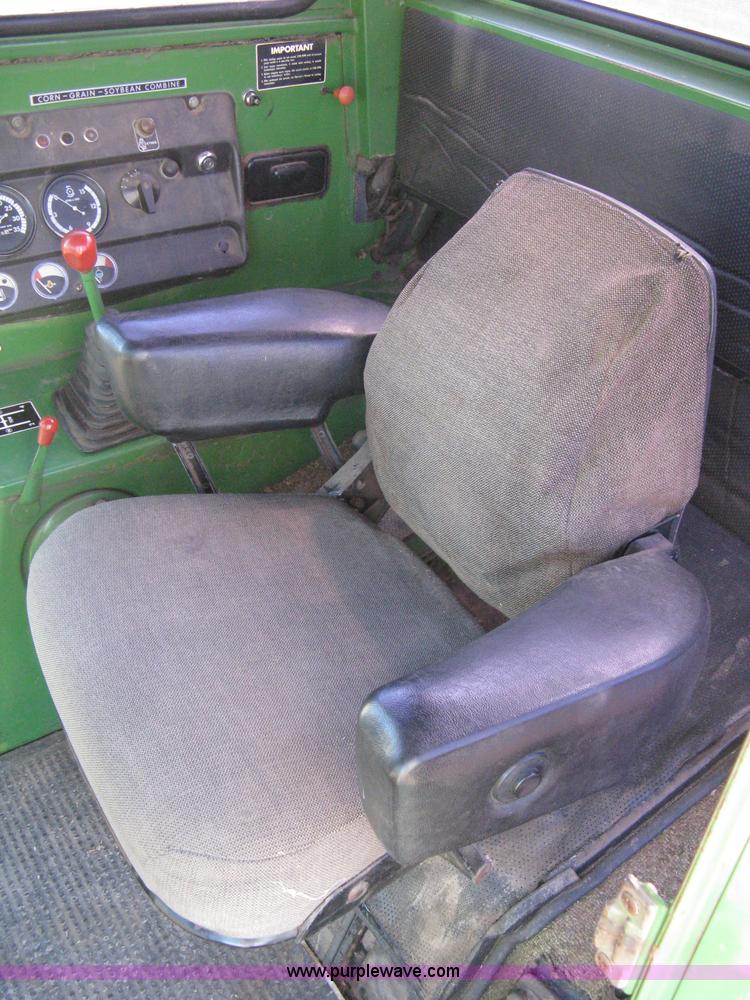 image for item 8075 John Deere 7700 combine