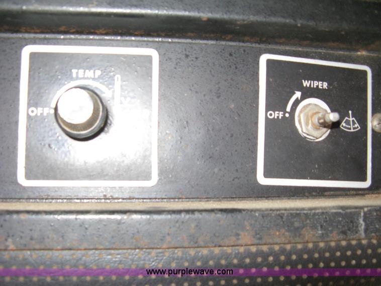 image for item 8075 John Deere 7700 combine