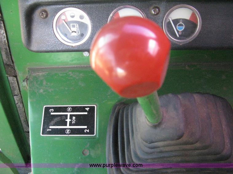 image for item 8075 John Deere 7700 combine