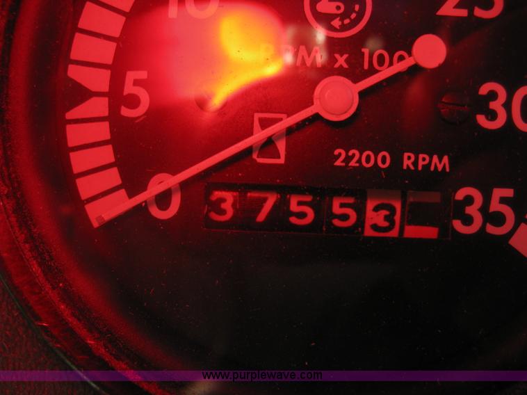 image for item 8075 John Deere 7700 combine