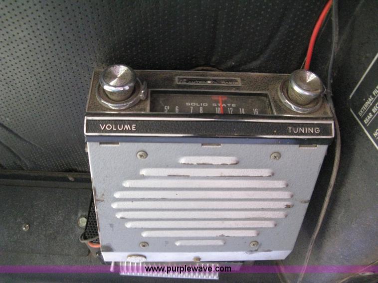 image for item 8075 John Deere 7700 combine