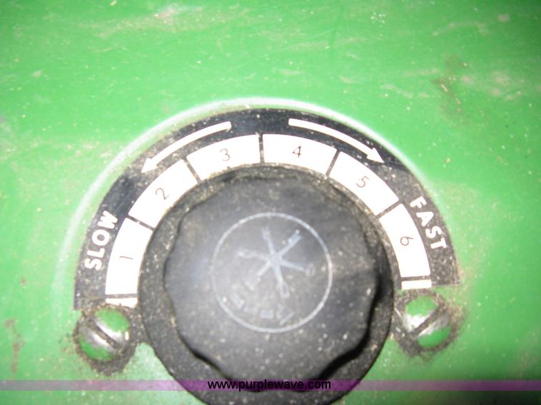 image for item 8075 John Deere 7700 combine