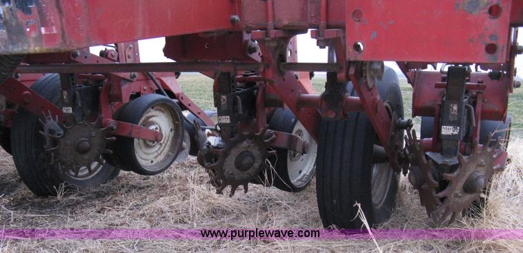 image for item 8235 International 800 Cyclo Air planter