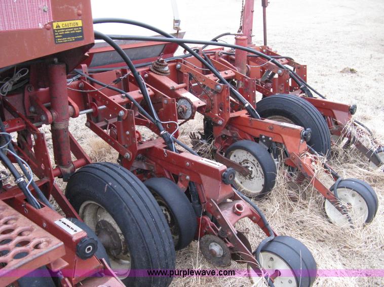 image for item 8235 International 800 Cyclo Air planter