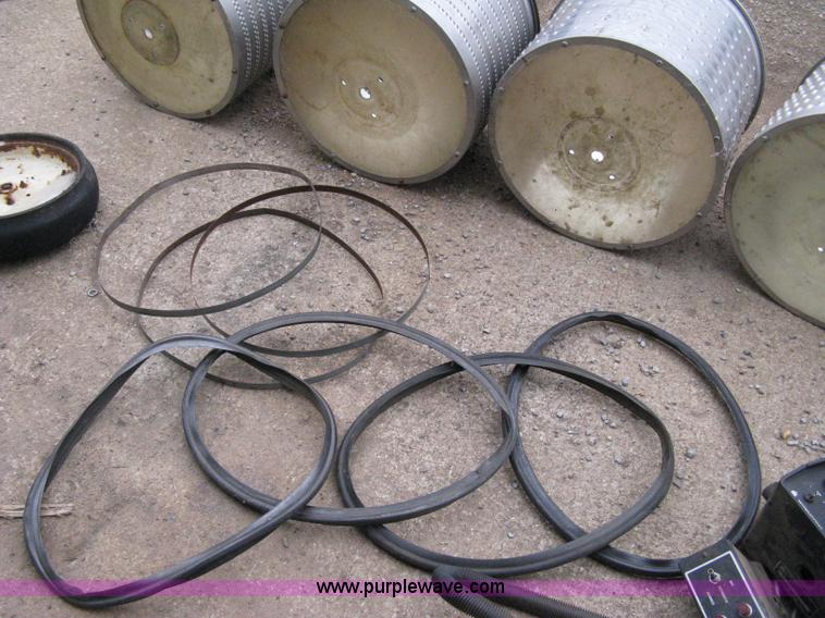 image for item 8235 International 800 Cyclo Air planter