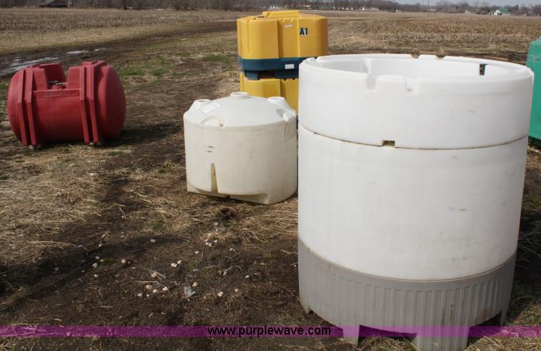 image for item 9955 (5) poly tanks