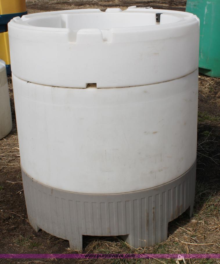 image for item 9955 (5) poly tanks