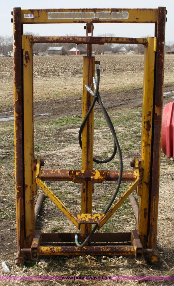 image for item 9956 Vermeer high lift carrier