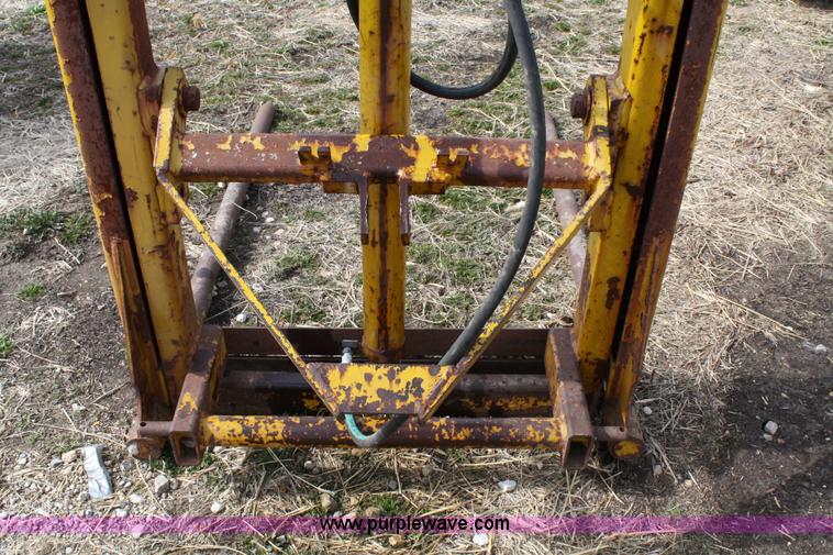 image for item 9956 Vermeer high lift carrier