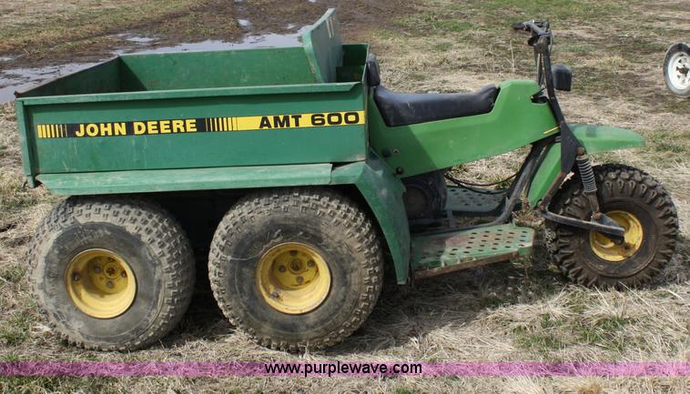 image for item 9958 John Deere AMT600 gator