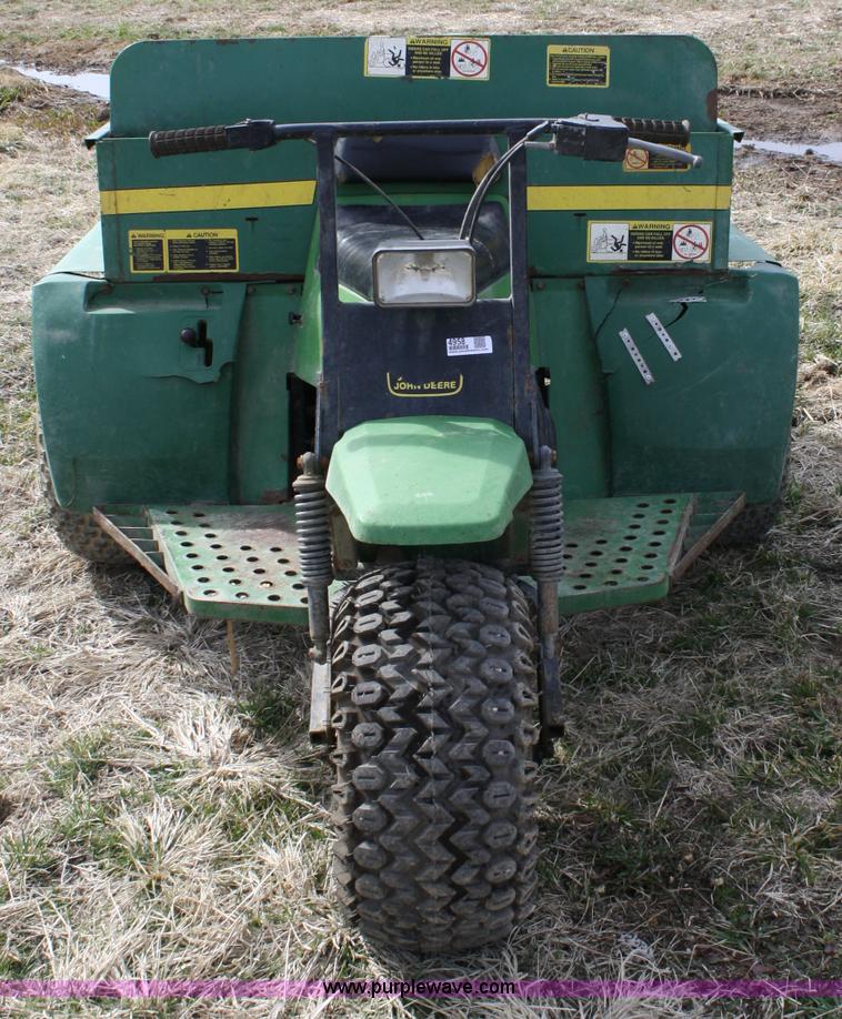 image for item 9958 John Deere AMT600 gator