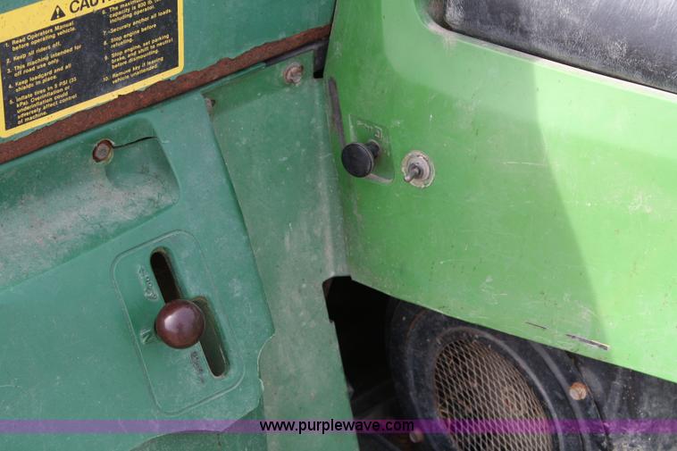 image for item 9958 John Deere AMT600 gator