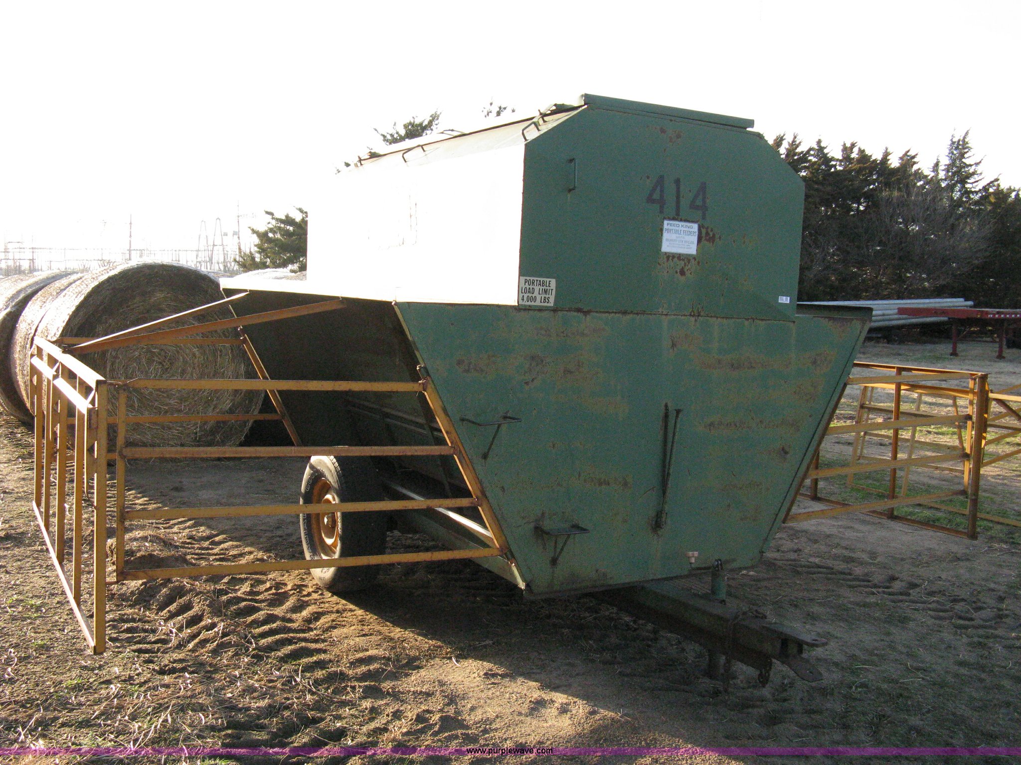 Feed King portable creep feeder in Colwich, KS Item 8043 sold
