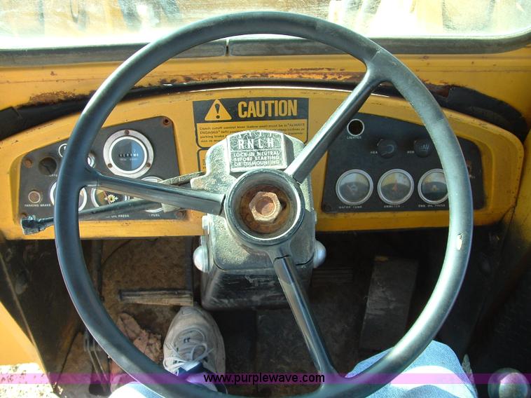 image for item 1000 1973 John Deere 544A wheel loader