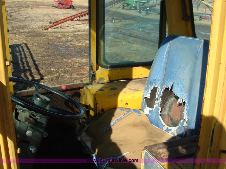 image for item 1000 1973 John Deere 544A wheel loader