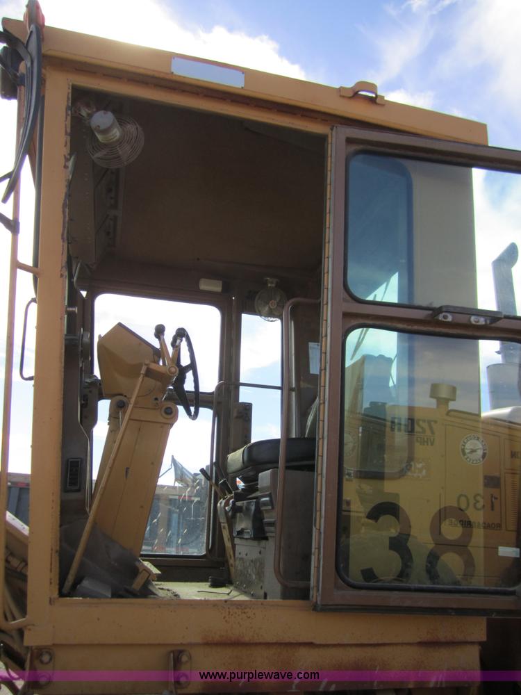 image for item 3221 1994 Caterpillar 140G motor grader