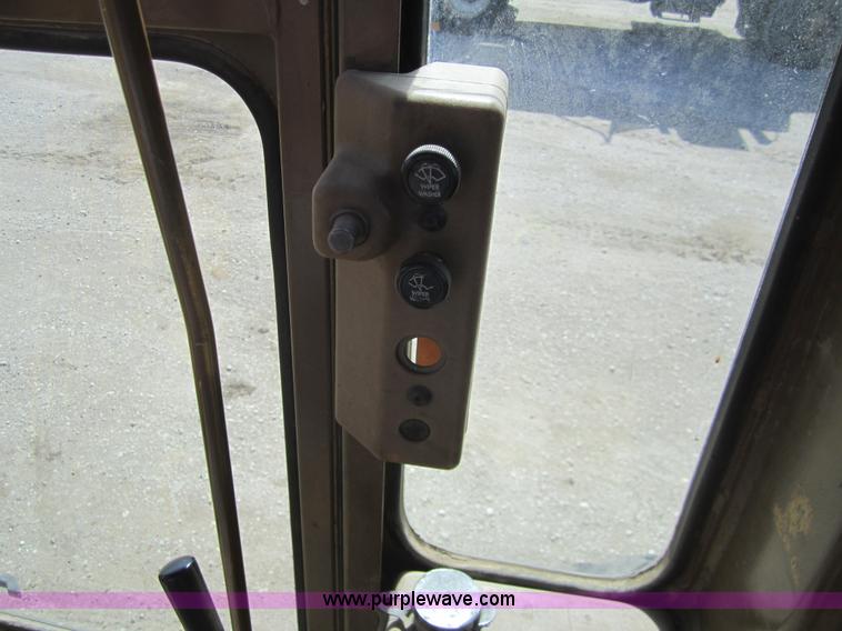 image for item 3221 1994 Caterpillar 140G motor grader