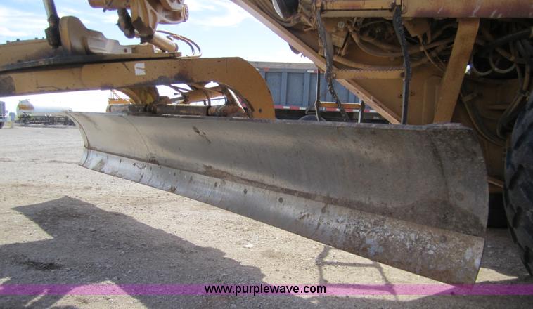 image for item 3221 1994 Caterpillar 140G motor grader