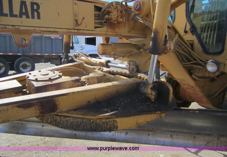 image for item 3221 1994 Caterpillar 140G motor grader