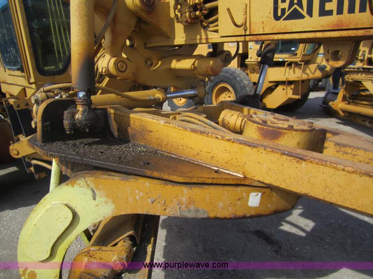 image for item 3221 1994 Caterpillar 140G motor grader
