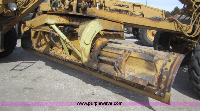 image for item 3221 1994 Caterpillar 140G motor grader