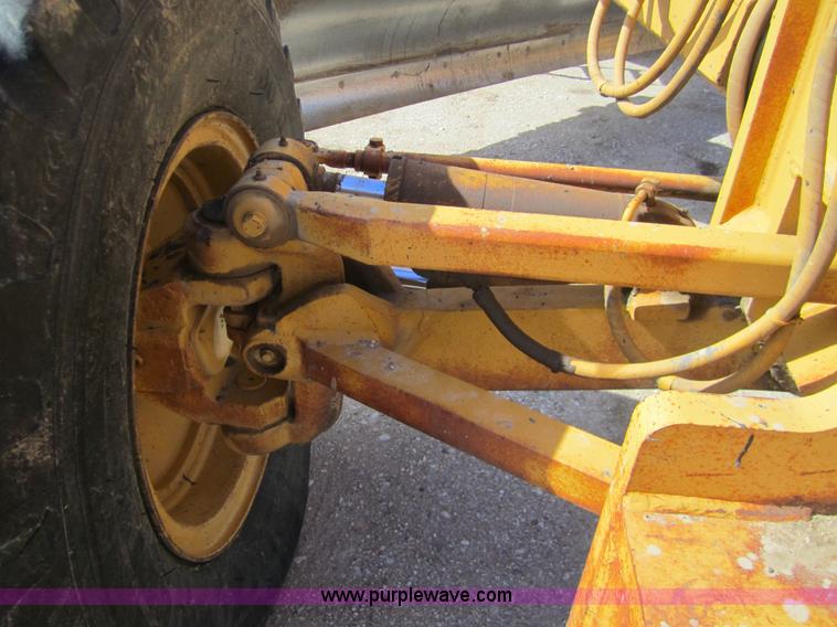 image for item 3221 1994 Caterpillar 140G motor grader