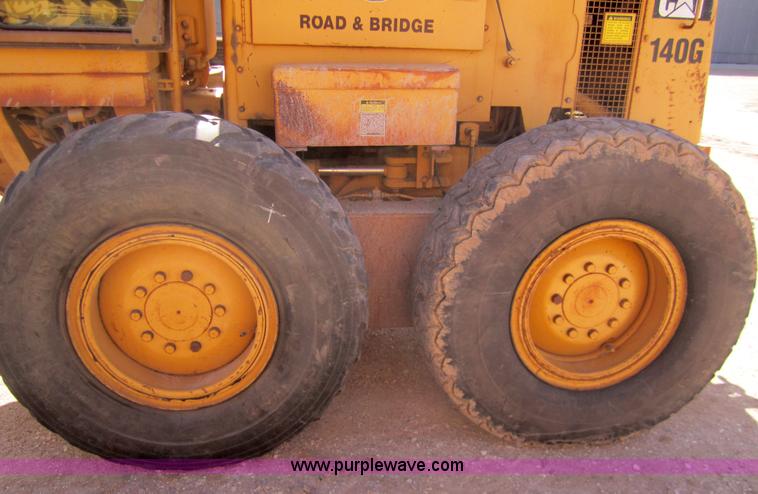 image for item 3221 1994 Caterpillar 140G motor grader
