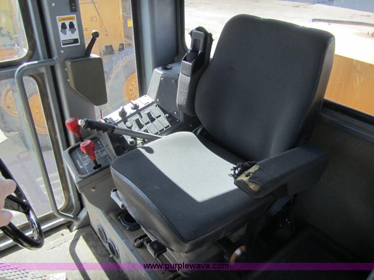 image for item 3222 1997 Champion 720AVHP motor grader