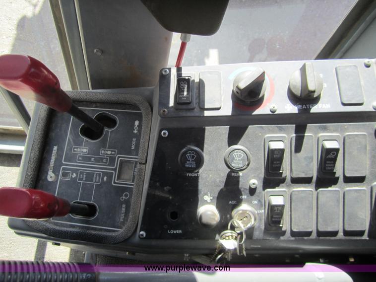 image for item 3222 1997 Champion 720AVHP motor grader