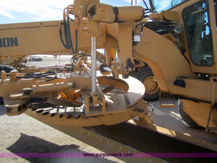 image for item 3222 1997 Champion 720AVHP motor grader