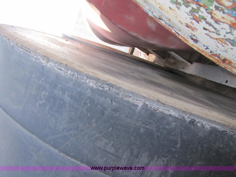 image for item 3531 Approximately 4,100 gallon poly tank