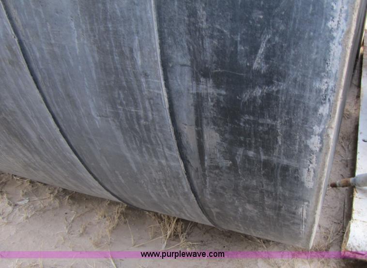 image for item 3531 Approximately 4,100 gallon poly tank