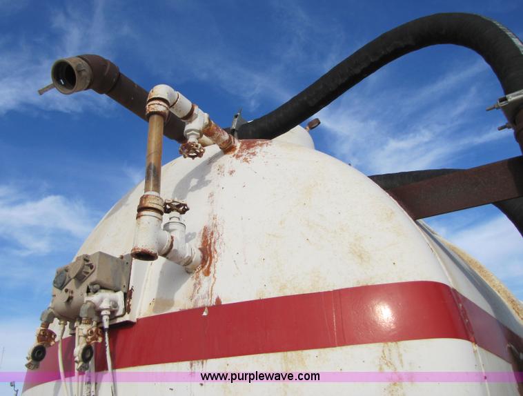 image for item 3533 1981 Tradeway 150 barrel vacuum trailer