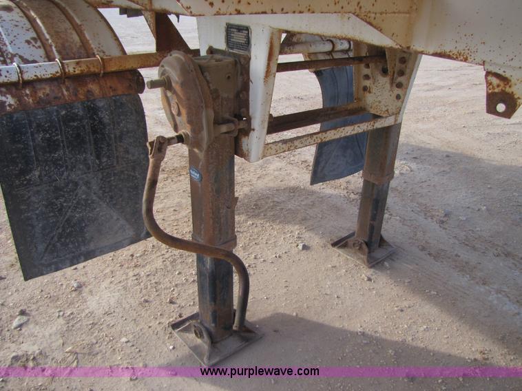 image for item 3533 1981 Tradeway 150 barrel vacuum trailer